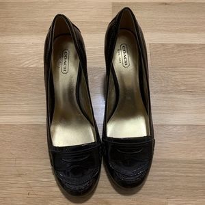 Women Coach black leather shoes size 8